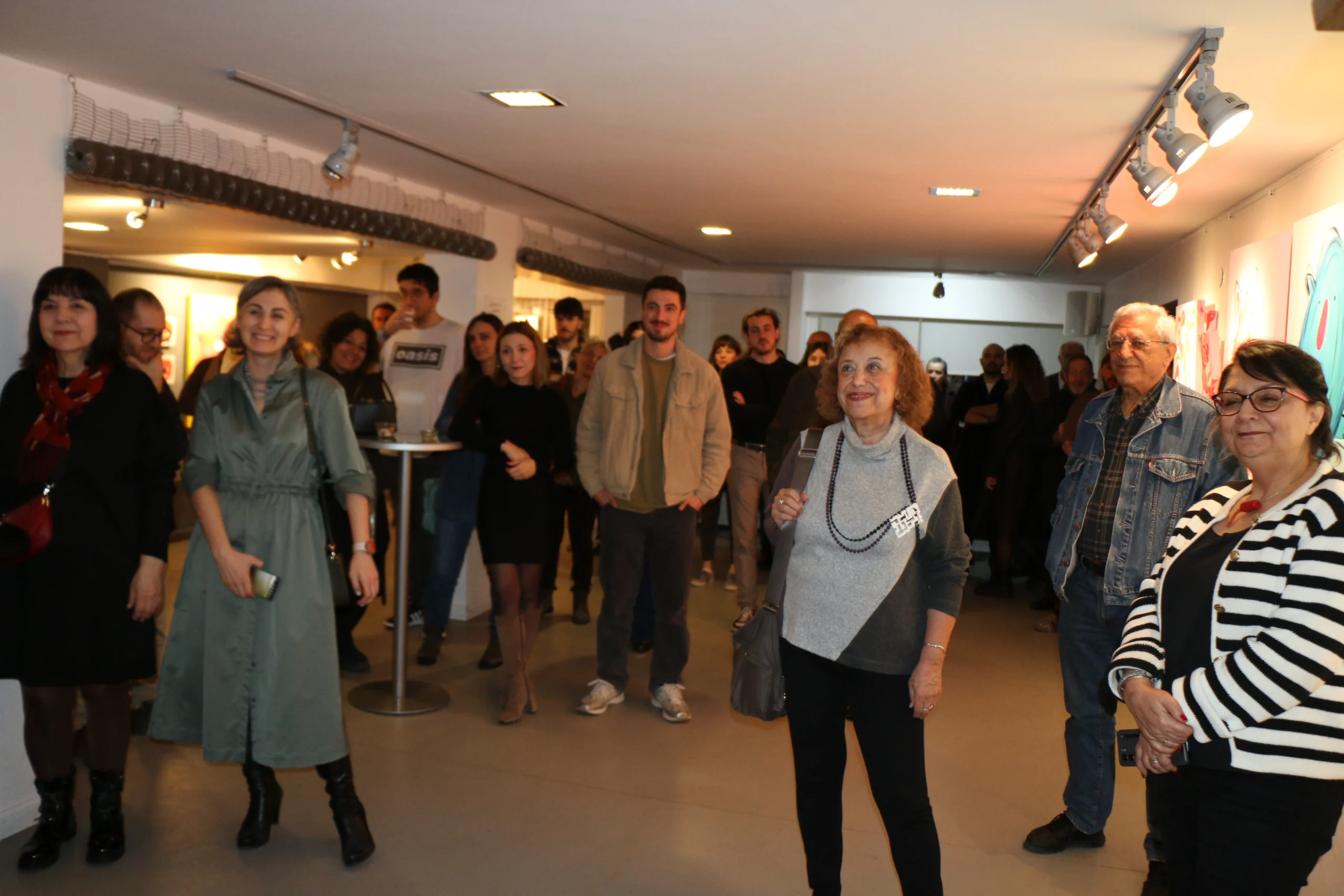 sanatci-cansu-dinc-buzzing-sergisi-ankara-mimarlar-dernegi-1927_4510-2