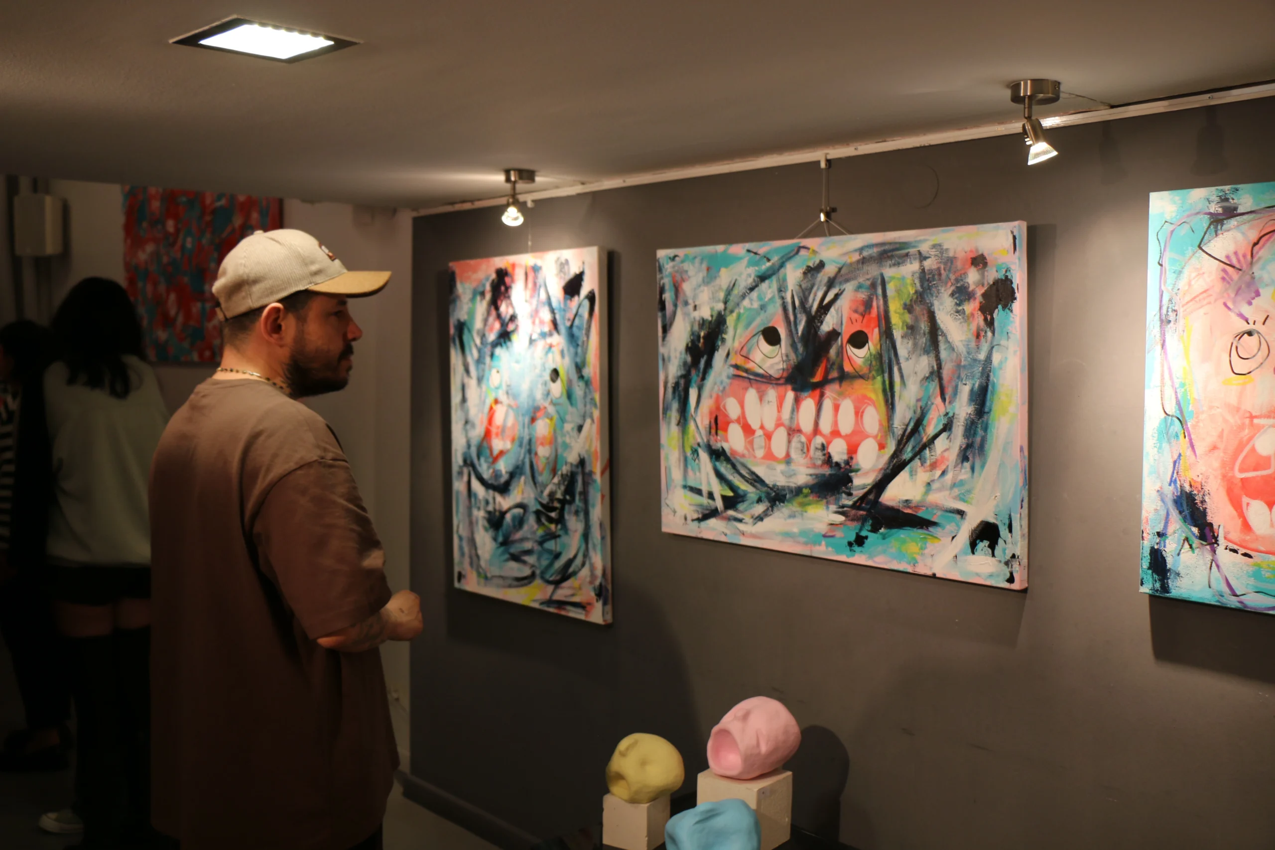 sanatci-cansu-dinc-buzzing-sergisi-ankara-mimarlar-dernegi-1927_4528